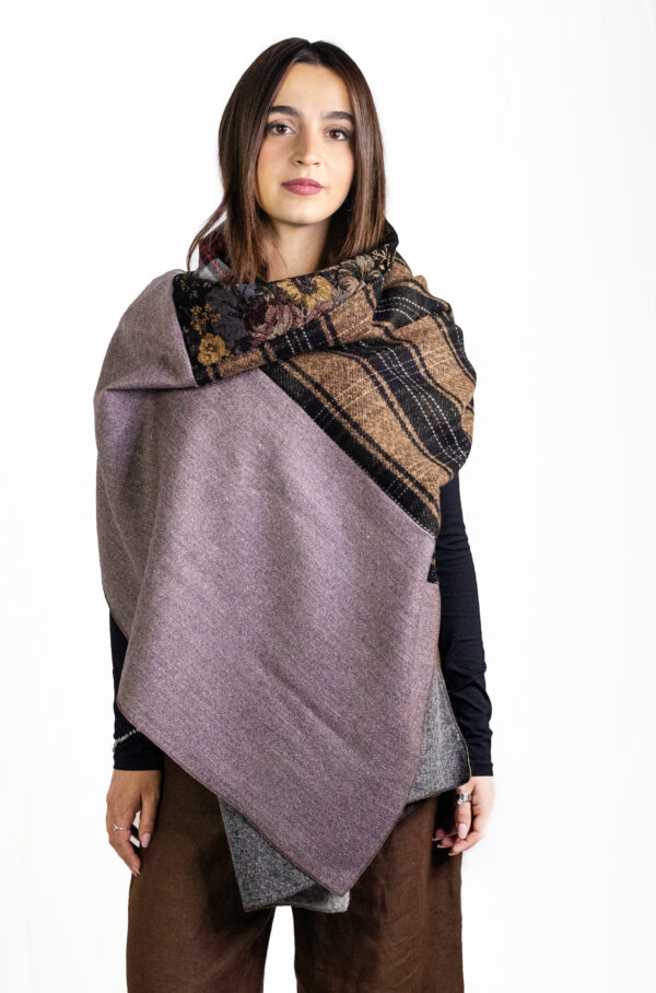 Sciarpone patchwork spezzoni di riciclo